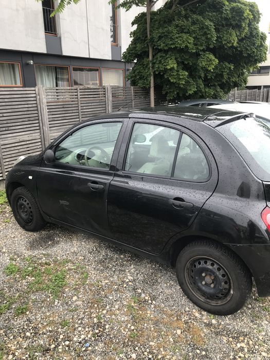 Продавам нисан микра1.4