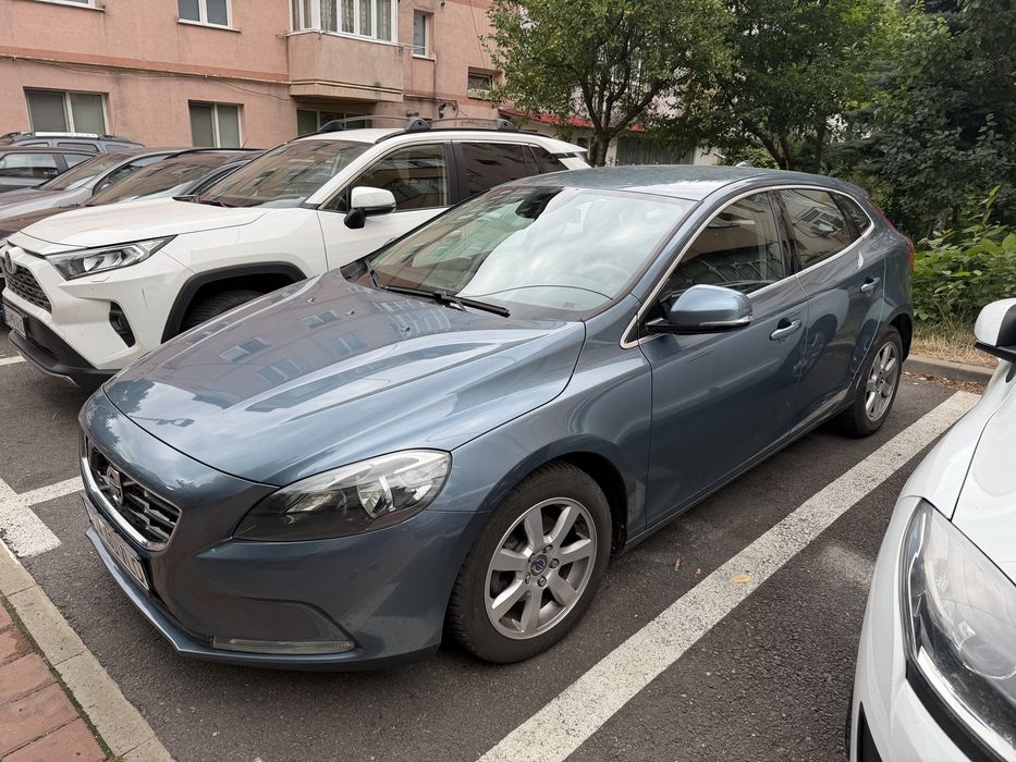 Volvo V40  1.6D  115 cp