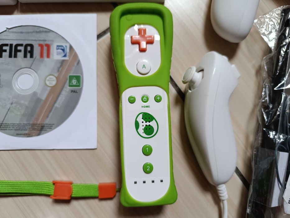 Wii full cu accesorii jocuri originale Fifa 11 Thor Call Of Duty Tron