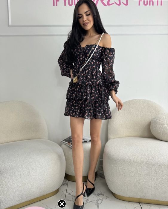 Рокля LBD, с цветни мотиви