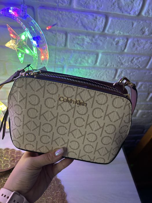 Продам сумку Calvin Klein