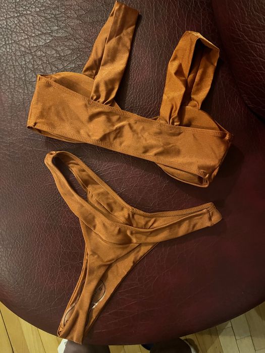 Чисто нов кафяв бански с морска звезда