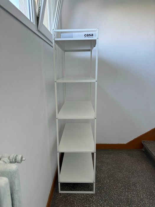 Etajera din metal IKEA similara JOSTEIN