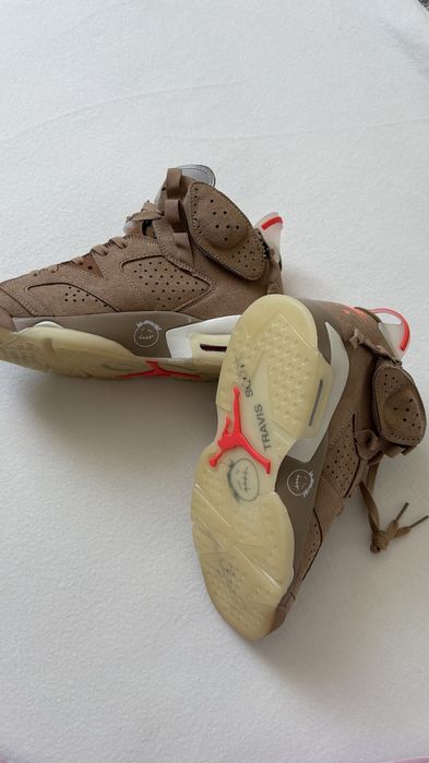 Vând sneakers tip Jordan 6 Travis Scott Brown