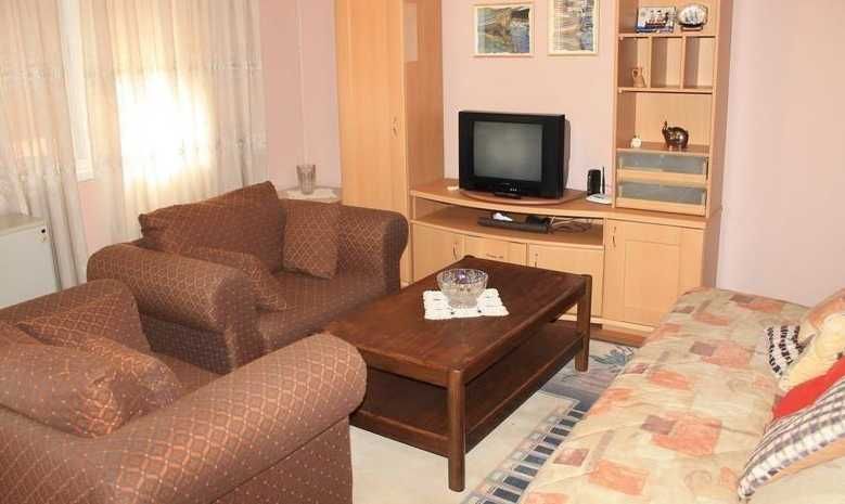 Дава се под наем Двустаен апартамент в Пловдив, Каменица 2 - 65 кв.м за 295.8 € - Снимка #4