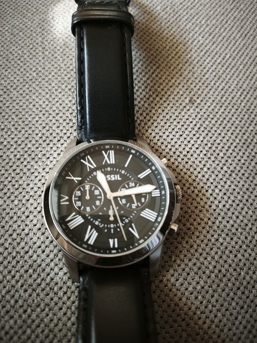 Часовник Fossil - кварцов