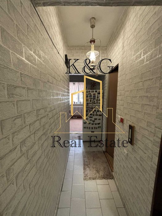 Двустан разширен апартамент -Център !