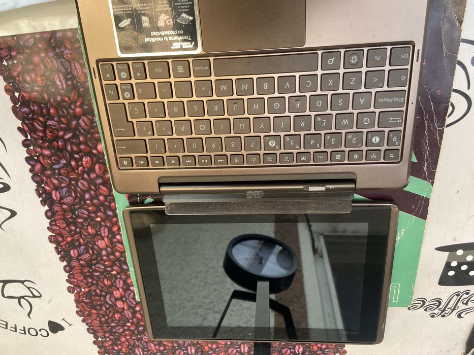 Tableta Asus cu tastaura inclusa