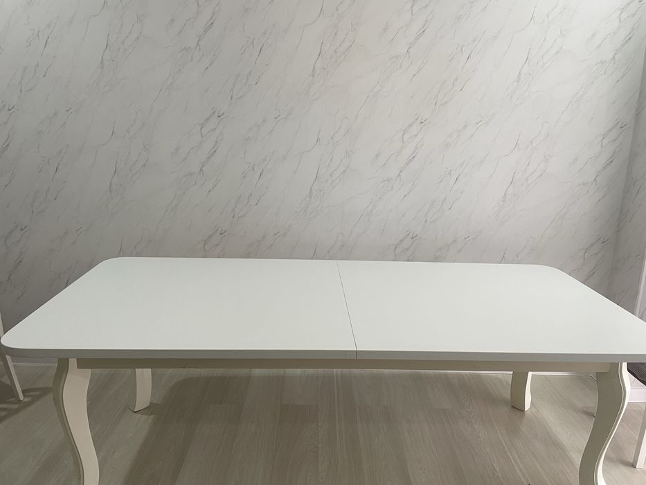 Стол в отличном состояние