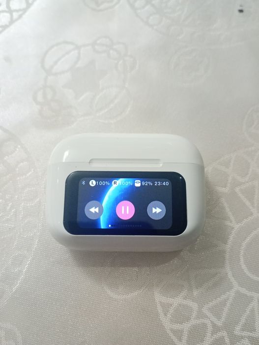 наушник с экраном