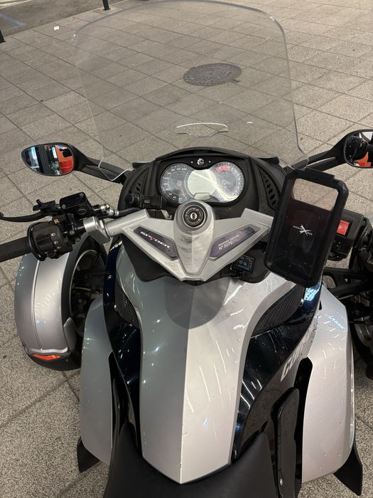 can am spyder sm5 (f3 rss ryker)