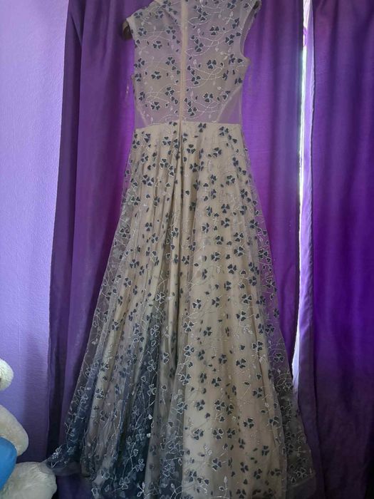 Vand Rochii Elegante!!