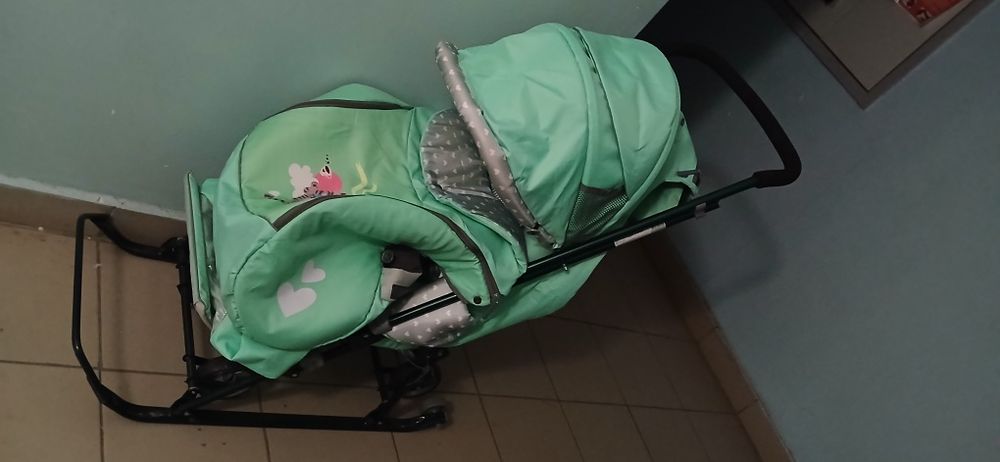 Продам зимнюю коляску