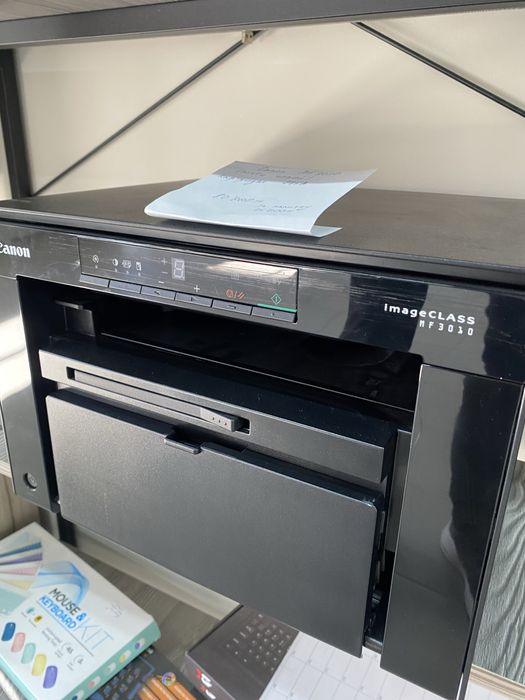 Canon MF3010 (почти новая)