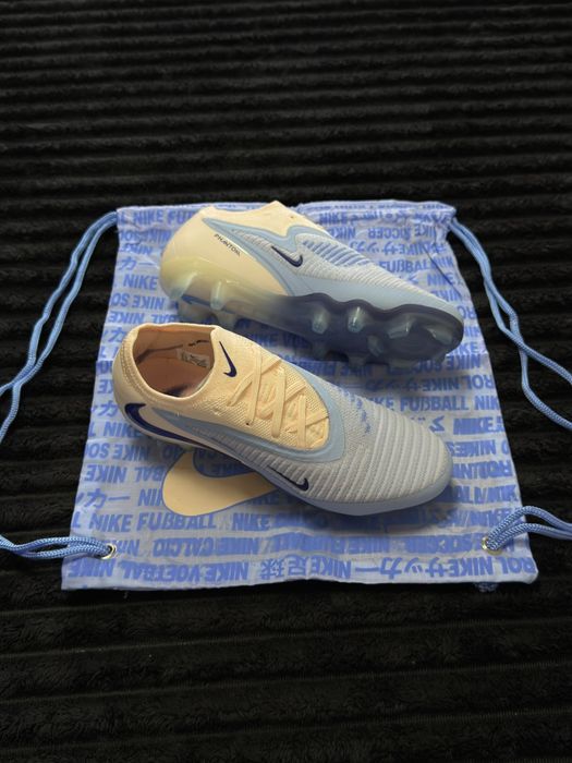 Ghete de fotbal Nike Phantom