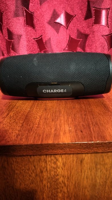 Продам колонку JBL CHARGE 4