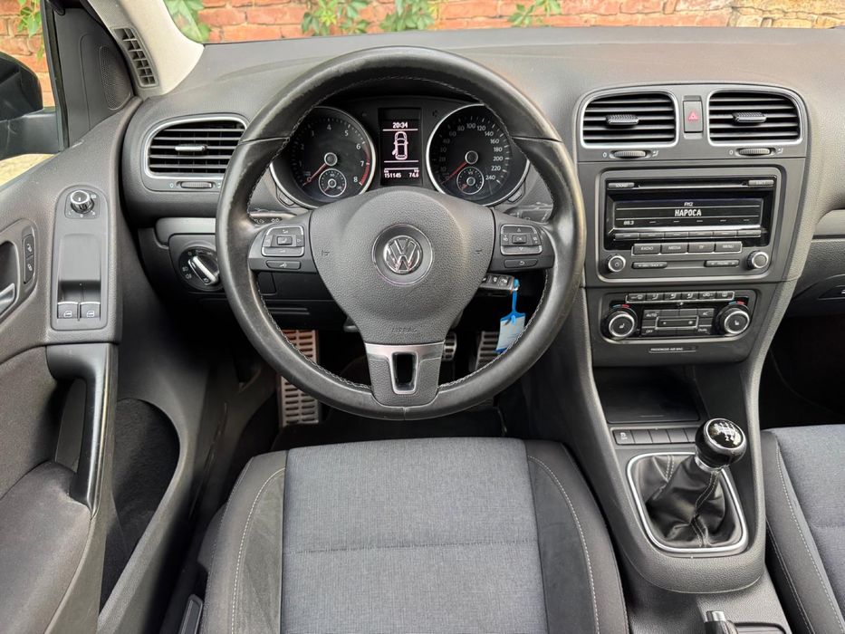 VW Golf  6  model 2012  benzina Stayl  150000 km reali !!! Cliamtronic senzori  alcantara