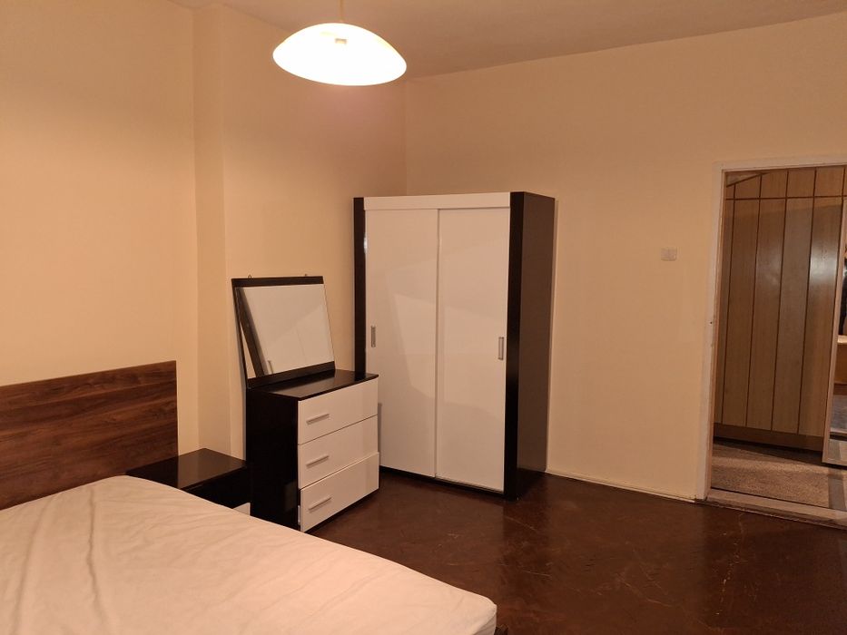 Дава се под наем Двустаен апартамент в Горна Оряховица - 76 кв.м за 306 € - Снимка #1