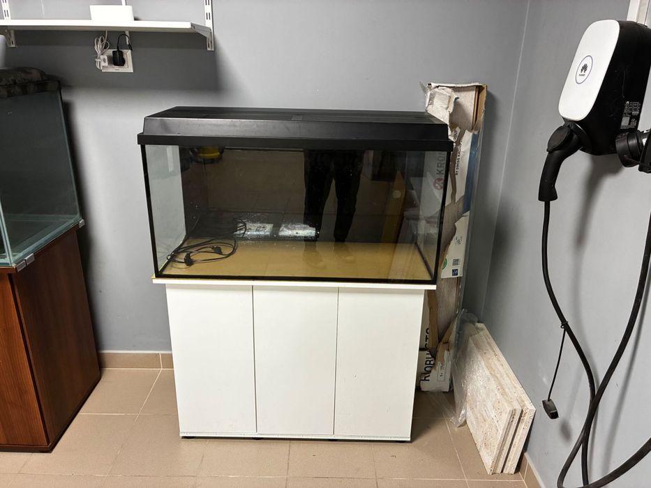 Acvariu 330l si 200l cu dulap si capac