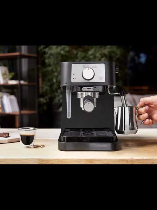 Кофеварка De'Longhi EC235.BK Stilosa
