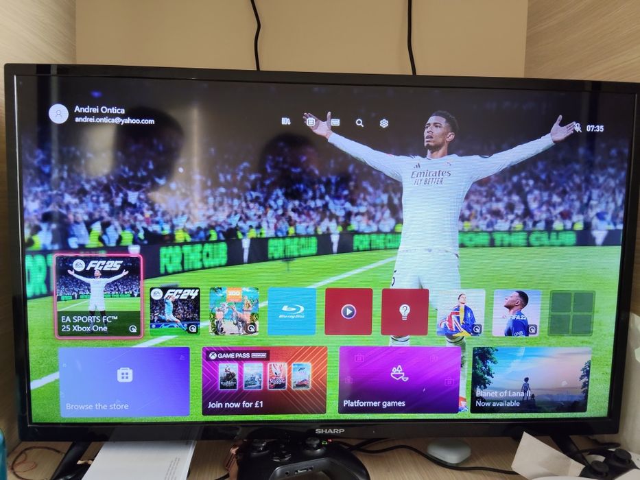 XBOX One 1TB + 2 controllere