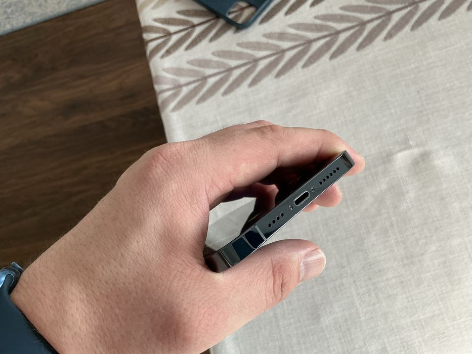 Продам iphone 12 Pro Max