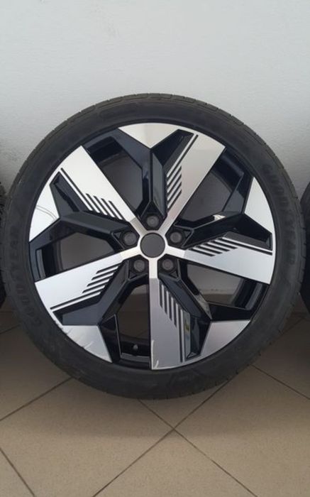 JanteRenaultKadjarArkanaSymbiozCapturMeganeE-TechKoleosScenicE-TechEspaceAustralRafaleTalismanDusterBigsterStrikerNissanJukeQashqaiX-TrailAriya5X114.3