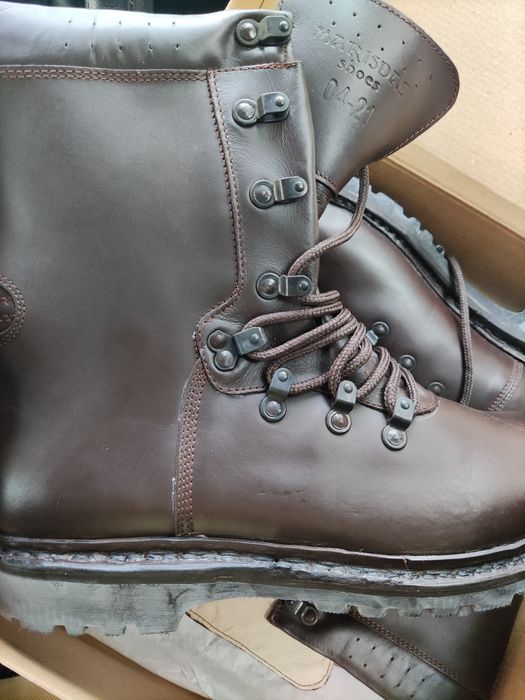 Bocanci militari maro