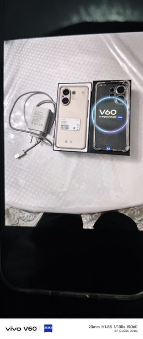 Телефон vivo v60