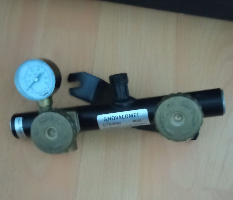 Vând centralină și regulator presiune cu inversor automat