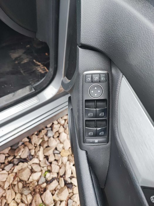 Мерцедес C 250 CDI 204 коня На Части седан авангард W204