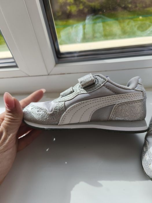 Детски маратонки Puma с брокат