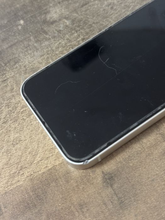 Продам айфон 13