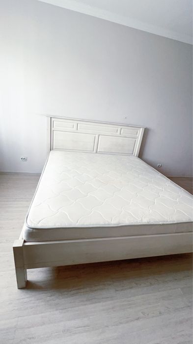 Двуспальная кровать массив дерева