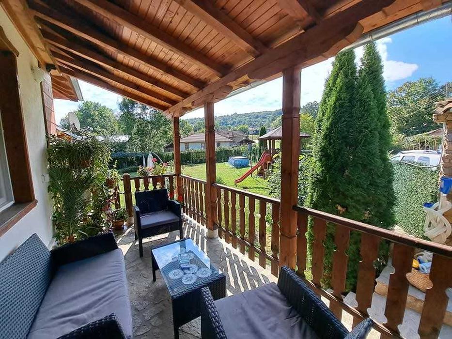 Вила Лазарова, с. Руховци