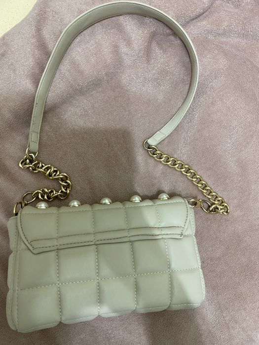 Бежова чанта Зара нова