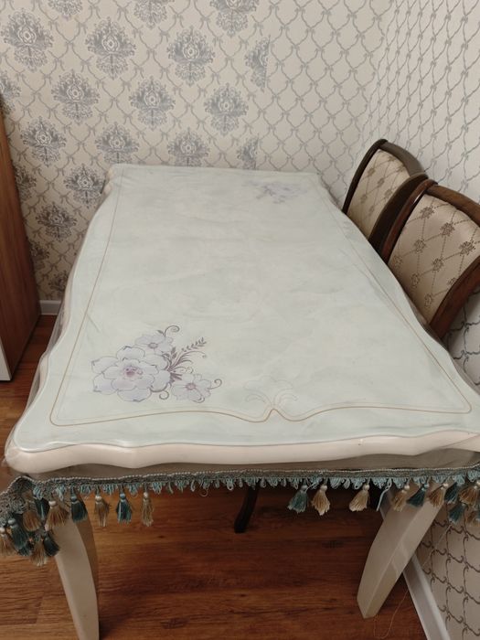 Продается кухонный стол