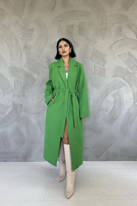 Дамско зелено палто с колан – елегантен дълъг модел