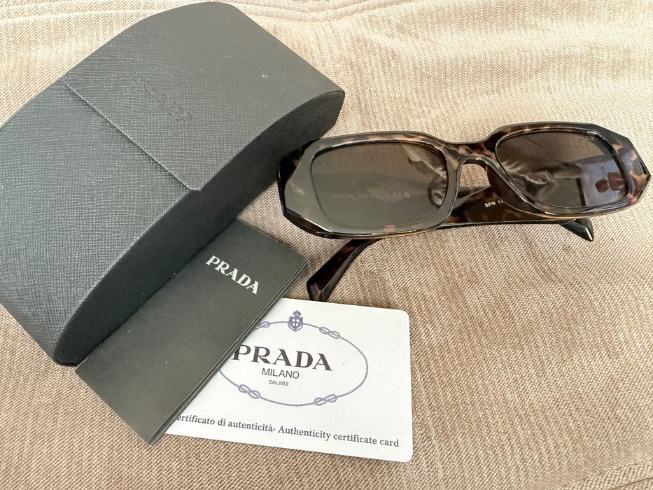 Ochelari de soare Prada