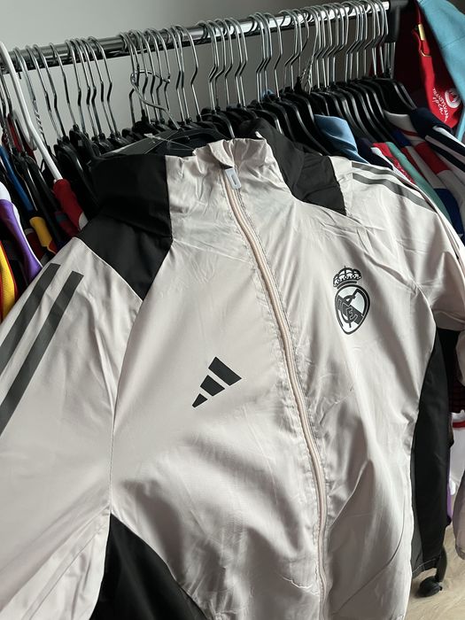WindBreaker Real Madrid Adidas marime M sezon actual geaca