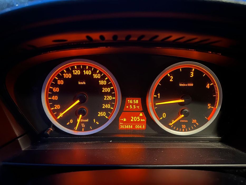 Vand masina bmw 525d 2005