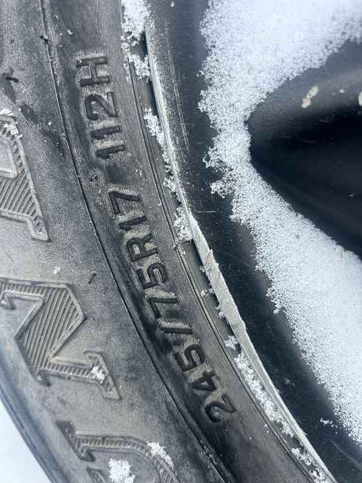 Шина с диском на 17