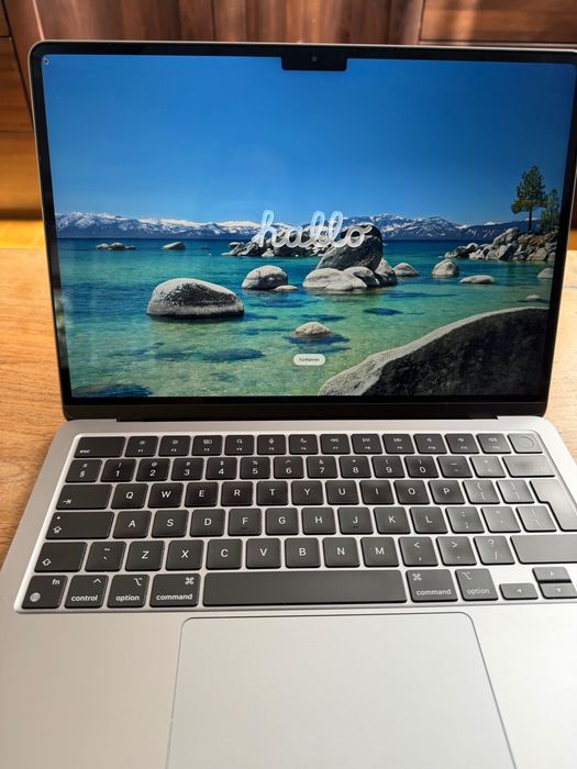 MacBook Air M2 13.6" / 16GB / 512GB – отлично състояние, 88% батерия