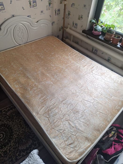 Продам кровать б/у