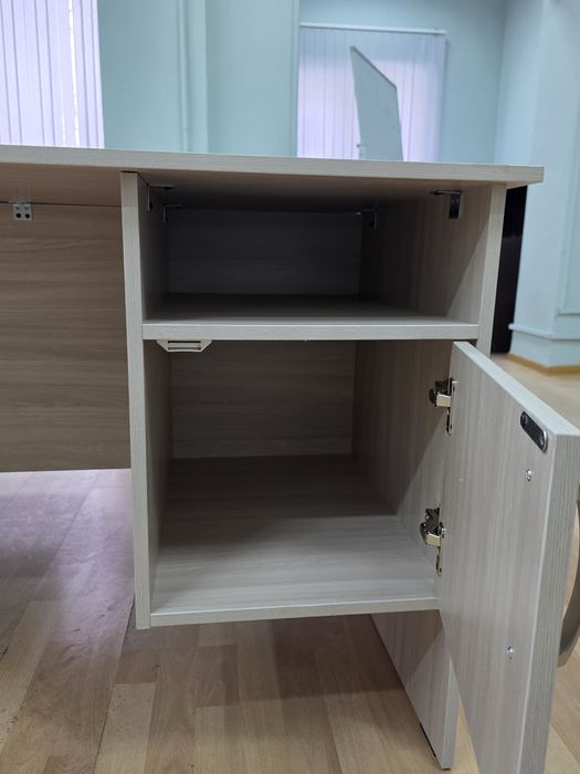 Продам офисный стол