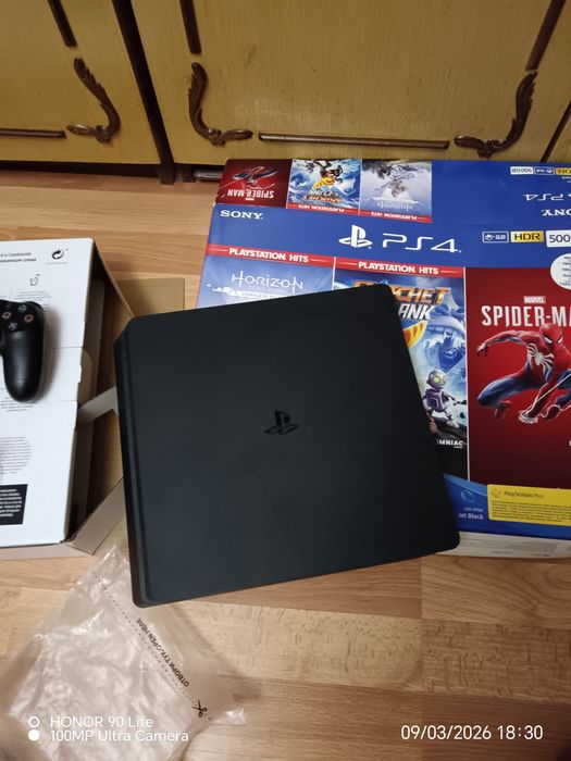 Playstation 4 slim 500 gb.
