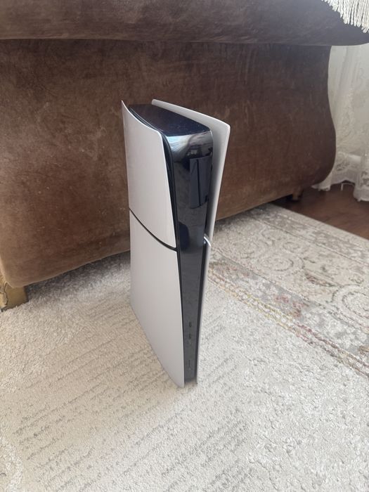 Play Station 5slim 1TB