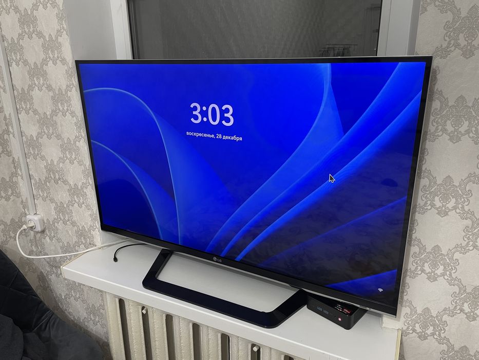 Телевизор LG 42LM660T