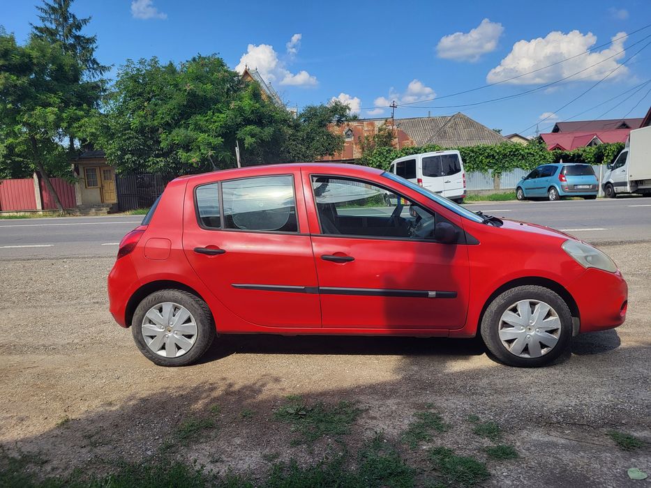 RENAULT Clio 2010 — imagine 4