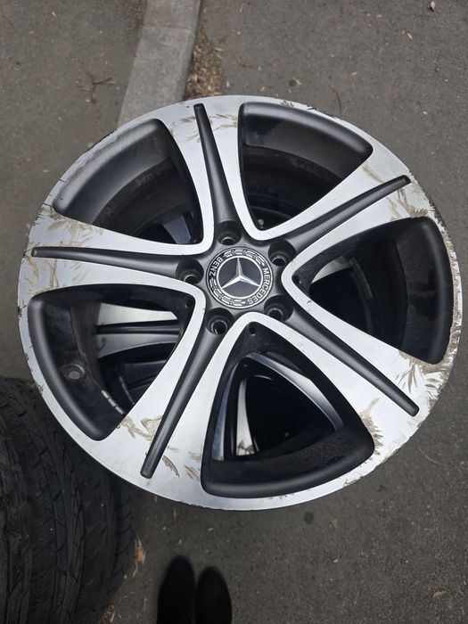 Jante Mercedes R17 necesita reconditionare